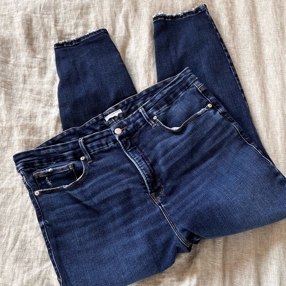 Good American Good Waist Crop 16 - Picture 12 of 16